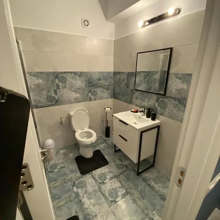 Ten Apartament *